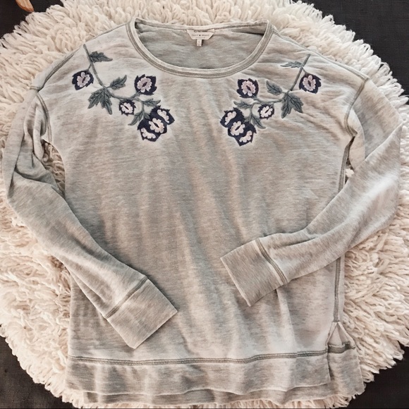 Lucky Brand Tops - Lucky Brand Embroidered sweatshirt size S